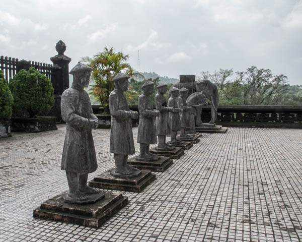 Grabmal von Khai Dinh mit Figurengruppe